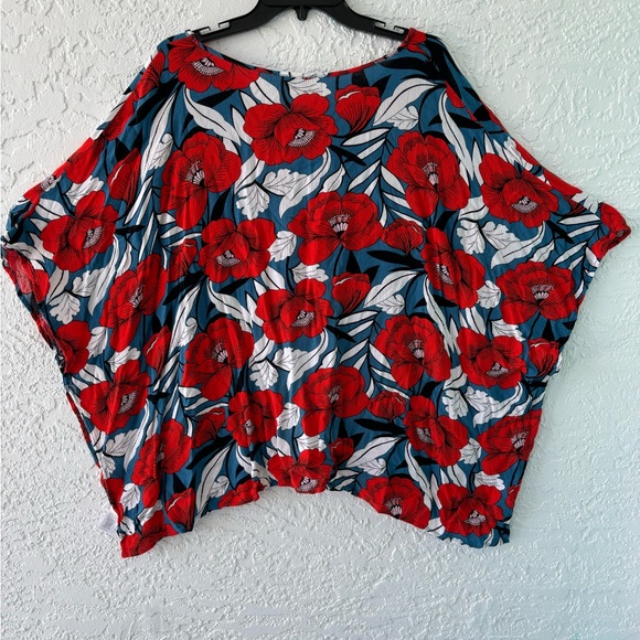 Poncho-style overlay top/swimsuit coverup - Picture 8 of 8